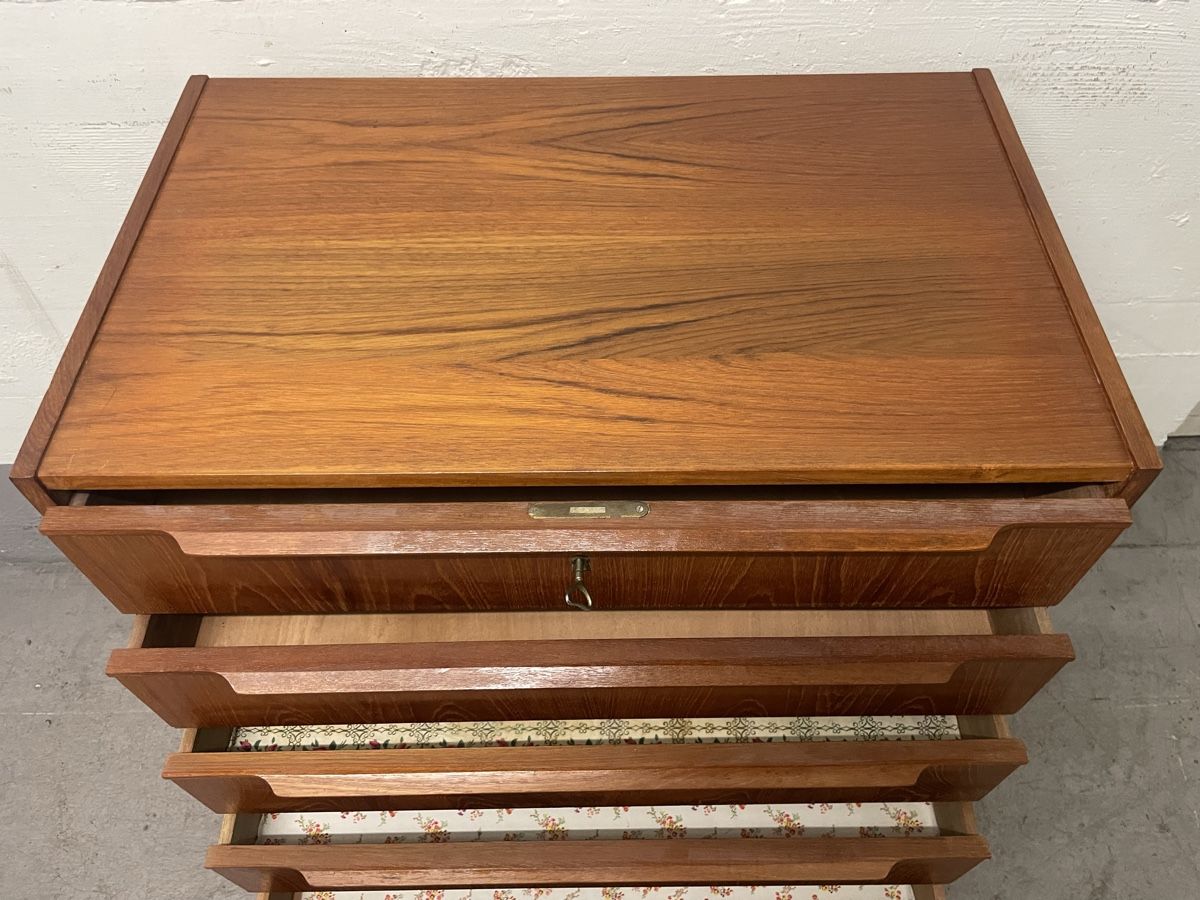 Cassettiere: Vintage kommode/sideboard mit 6 schubladen & 1 schlüssel – Usato da Zürich venduto da Vintage-1993 8