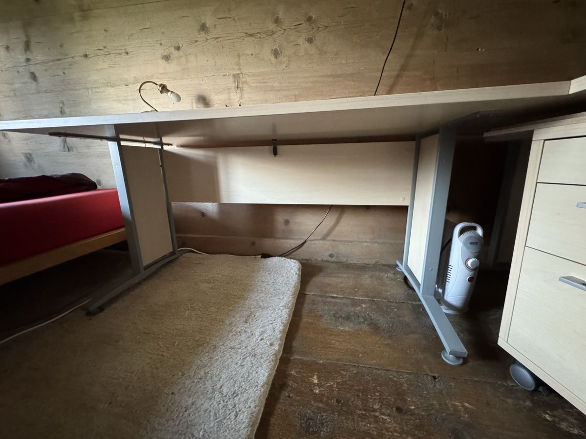 Scrivanie: Schreibtisch Ecke Container  – Usato da Oberwil i. S. venduto da ulr_qy5d 2