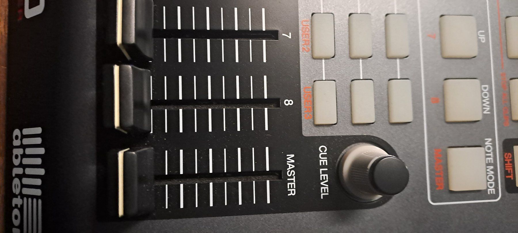 Akai Musikinstrumente: AKAI APC-20 Midi-Controller – Gebraucht aus Adliswil von ric_75mm 2