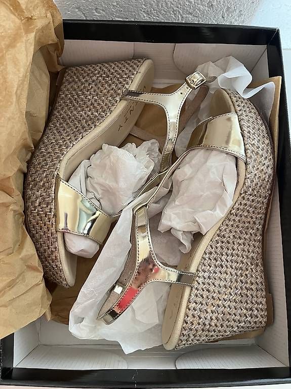 Scarpe da donna: Sandales compensées Vienty 38 – Usato da Cossonay-Ville venduto da cas_wq6f 2