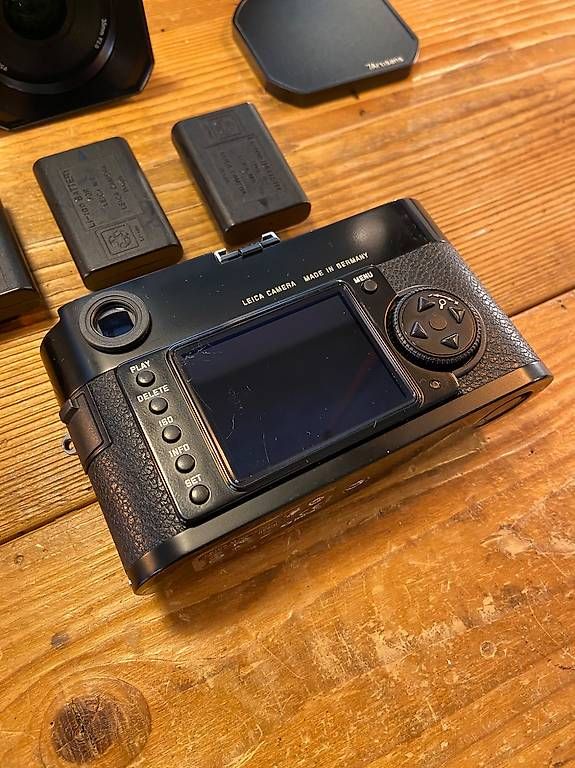 LEICA M9 Kamera / Sensor ersetzt / mit Objektiv alles OVP (D'occasion ...