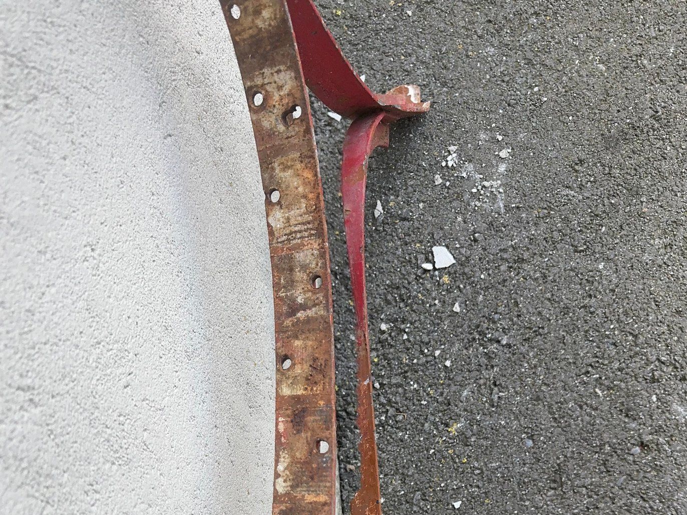 Panchine: Metallgestell zu Gartenbank – Usato da Winikon venduto da Luzern330 5