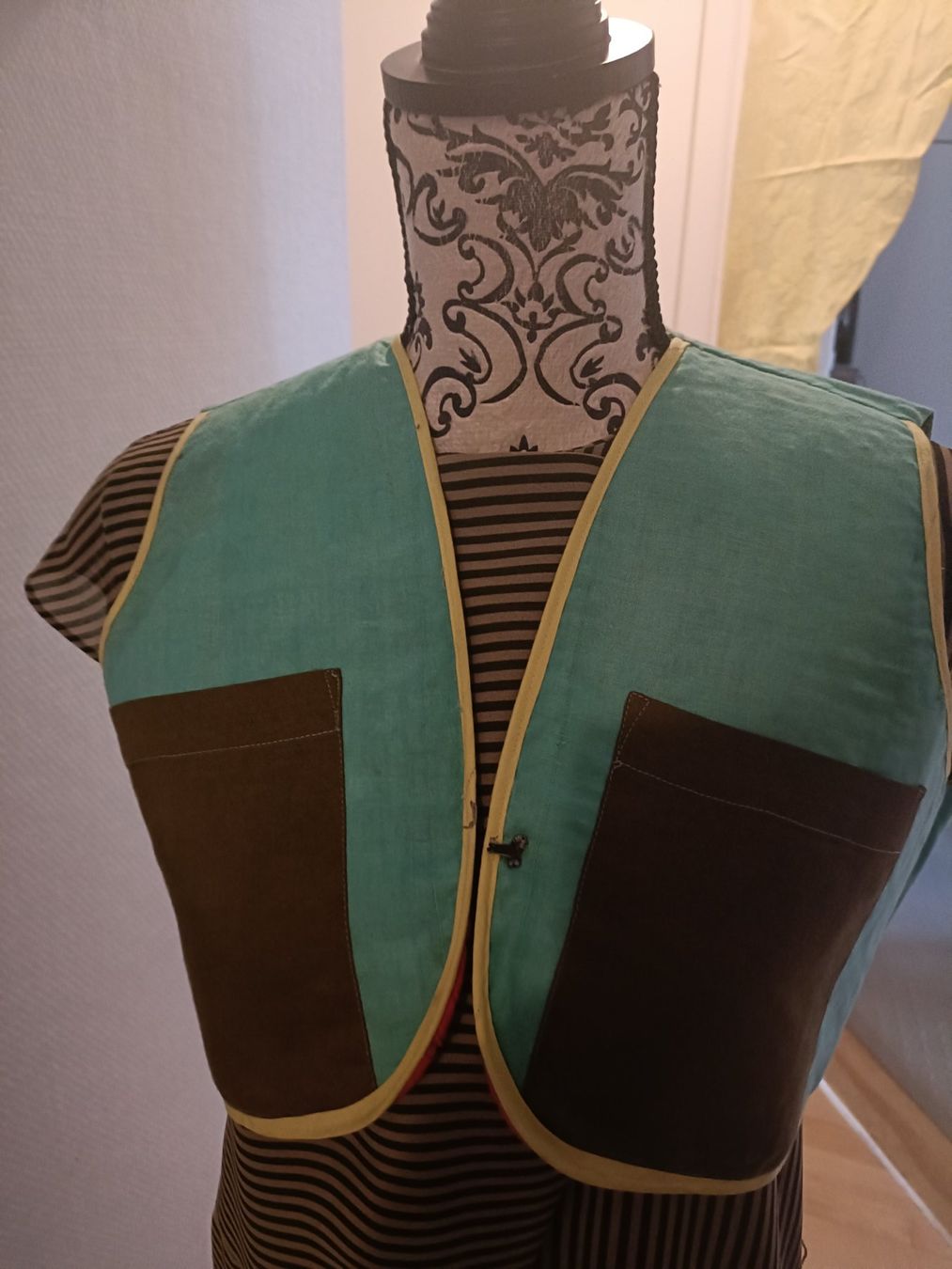Gilet & Giacche senza maniche: Gilet – Nuovo (secondo la descrizione) da Schaffhausen venduto da sim_j822 5