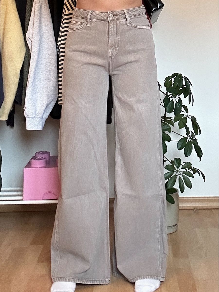 Guess Jeans: Jeans Guess Brown Wide Relaxed – Nuovo (secondo la descrizione) da Vessy venduto da tania4284