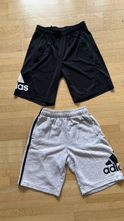 Zwei Adidas Shorts in Gr.152