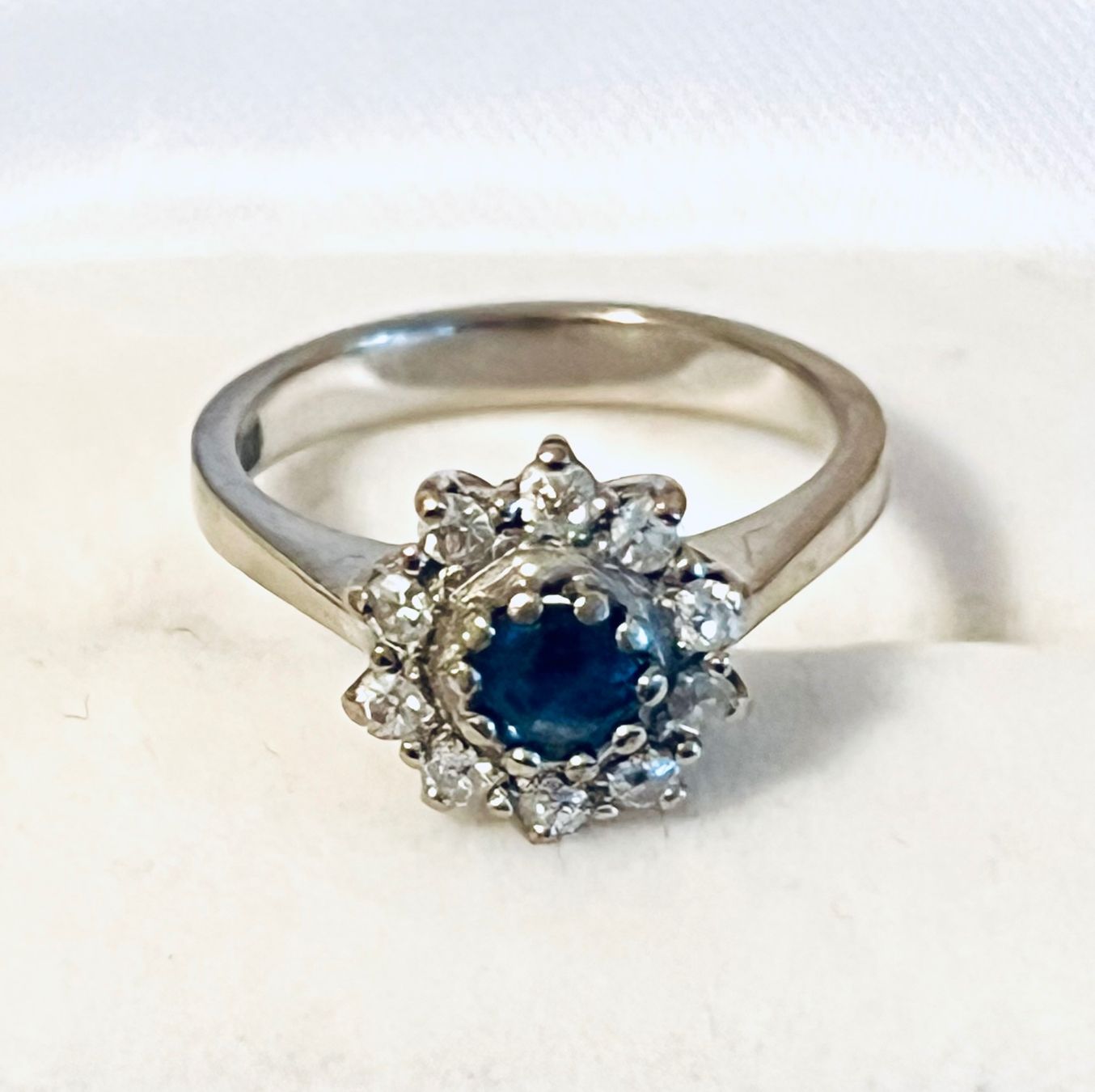 Bagues: Sapphire & Natural Diamond Ring - Platinum – D'occasion à Rüschlikon par topswissvintage 1