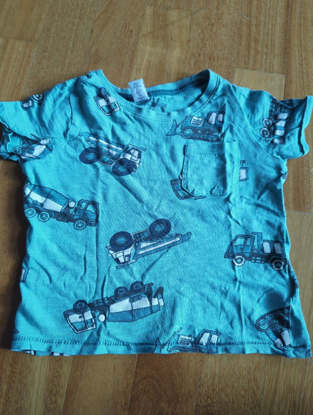 Camicie, T-shirt & Polo: Kinder T-shirt Gr. 98 – Usato da Eglisau venduto da raf_hn2x 6