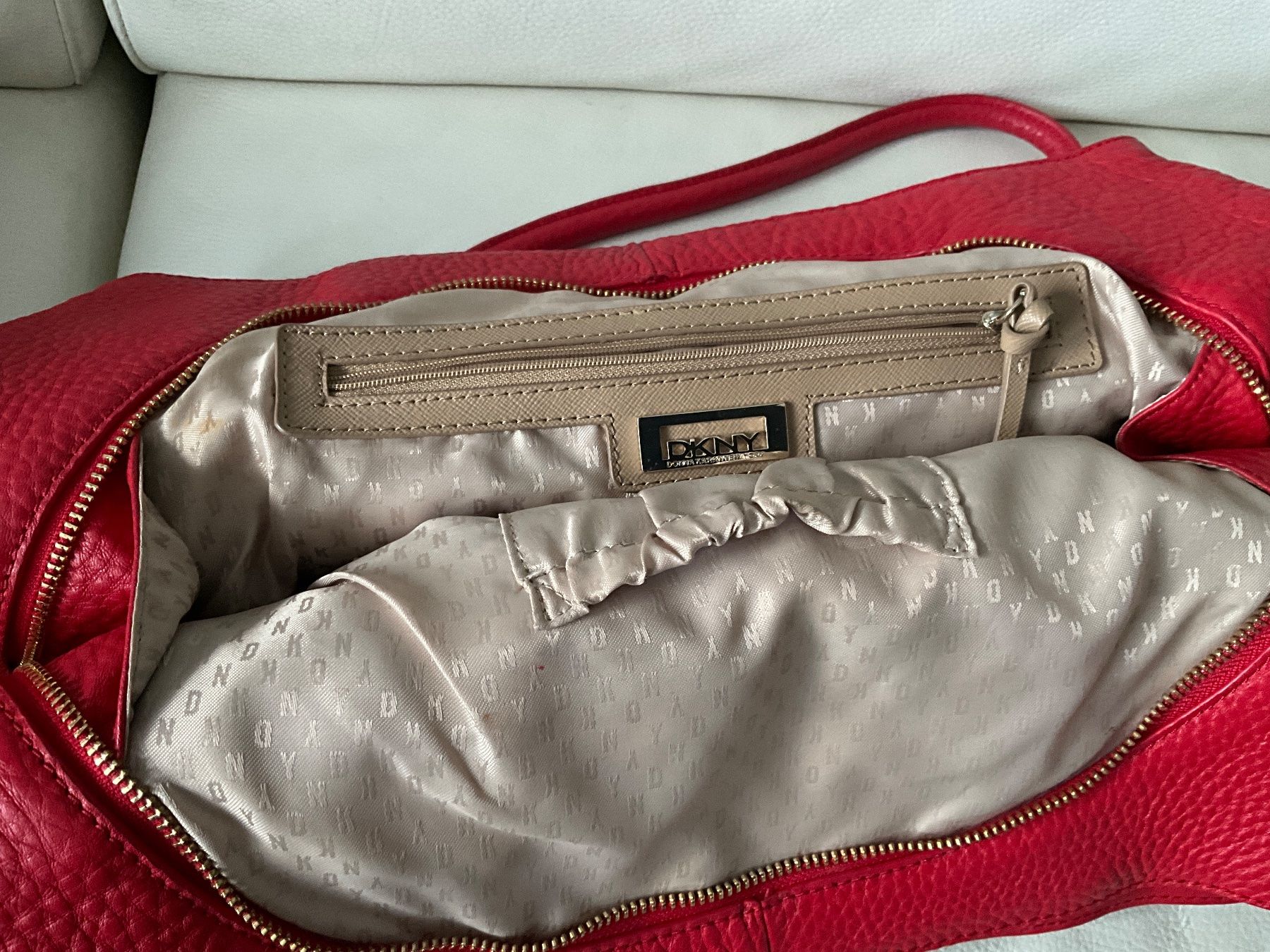 DKNY Taschen für Damen: DKNY Tasche Leder rot – Neu (gemäss Beschreibung) aus Wettingen von Andres54 2