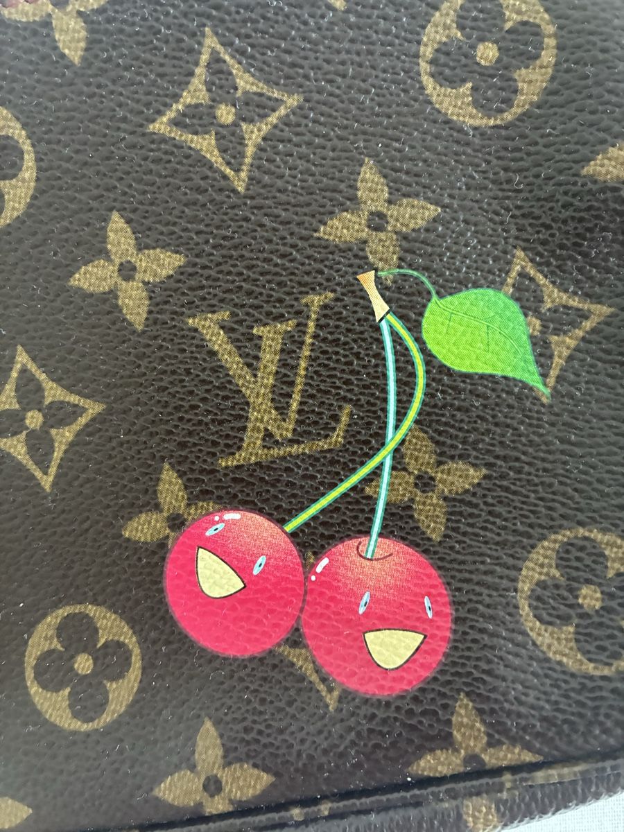 Louis Vuitton Borse da donna: Louis Vuitton Pochette Accessoires Cherry Monogram Murakami  – Usato da Basel venduto da ars_r7xd 1