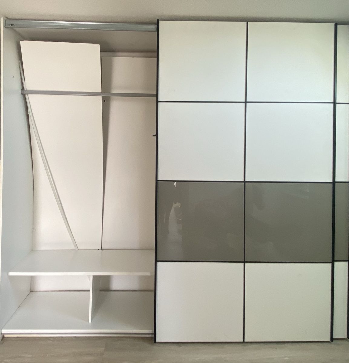 Letti: Chambre lit armoire bureau – Usato da Chézard-St-Martin venduto da monster2525 2