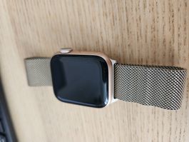 Apple Watch Series 4 40mm Aluminum – defective / does not tu