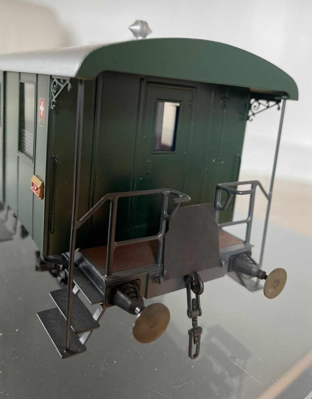 Hermann Modellini di ferrovie: Postwagen FZ der SBB – Nuovo (secondo la descrizione) da Emmenmatt venduto da BLS-Re425 4