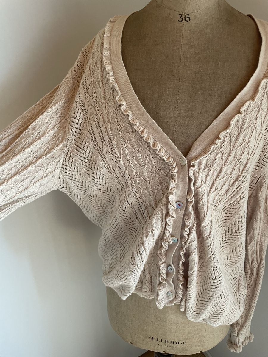 Odd Molly Giacche: Damen Strickjacke Grösse 3 beige Odd Molly – Usato da Oberwil BL venduto da another-day-of-sun 2