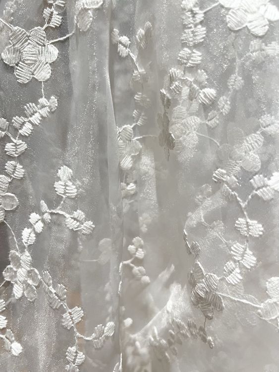 Tende: Fertigvorhang MANOR Blumen Stickerei – Nuovo e nell'imballaggio originale da Wattwil venduto da Luna8 1