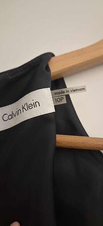 Kleider: Robe Calvin Klein Neuve – Neu und originalverpackt aus Bouveret von lagartha 4