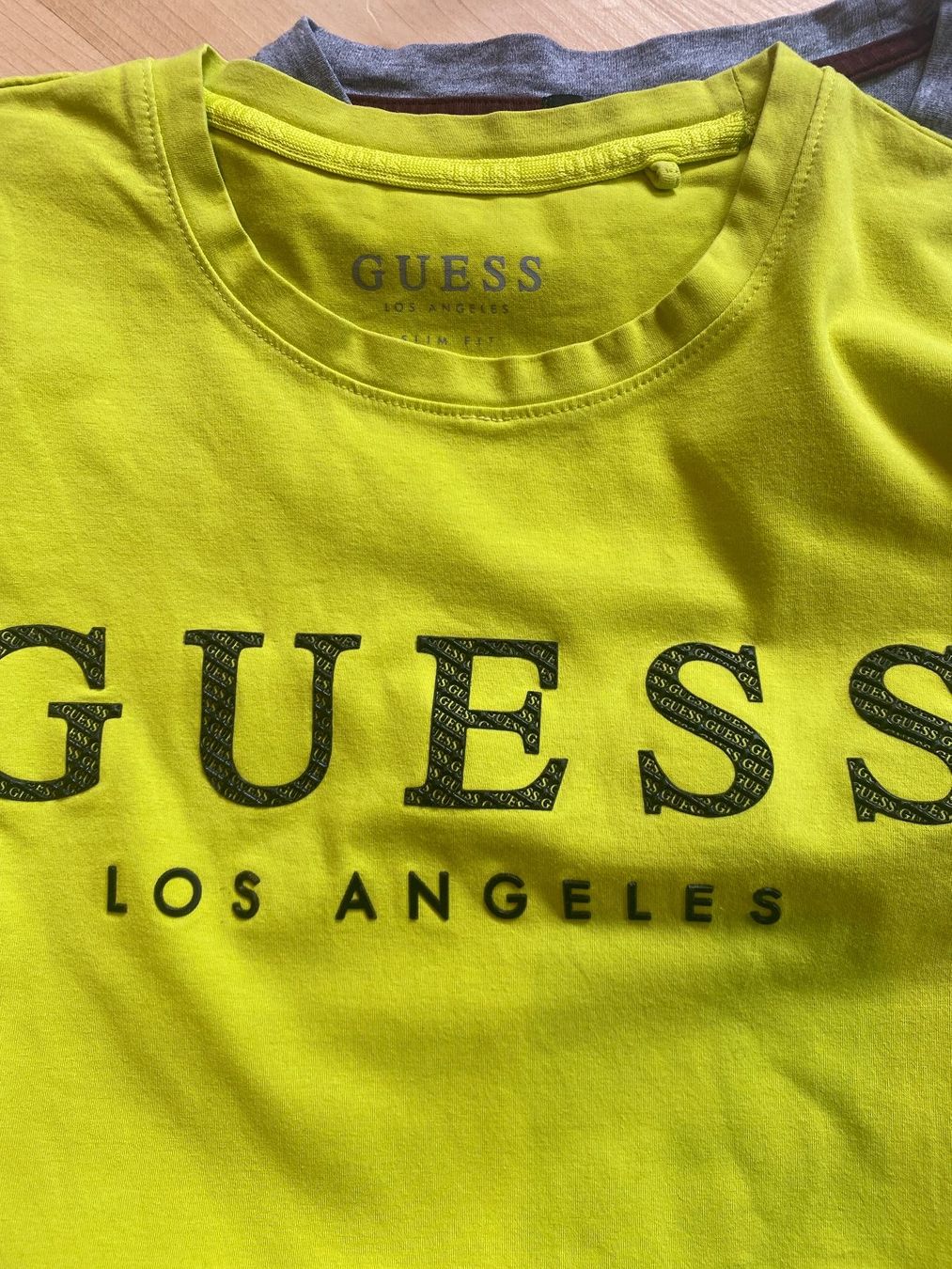 Guess Lotti di vestiti: 2 Stück Shirts GUESS / BOSS Gr. M – Usato da Frasnacht venduto da GracyStore 5