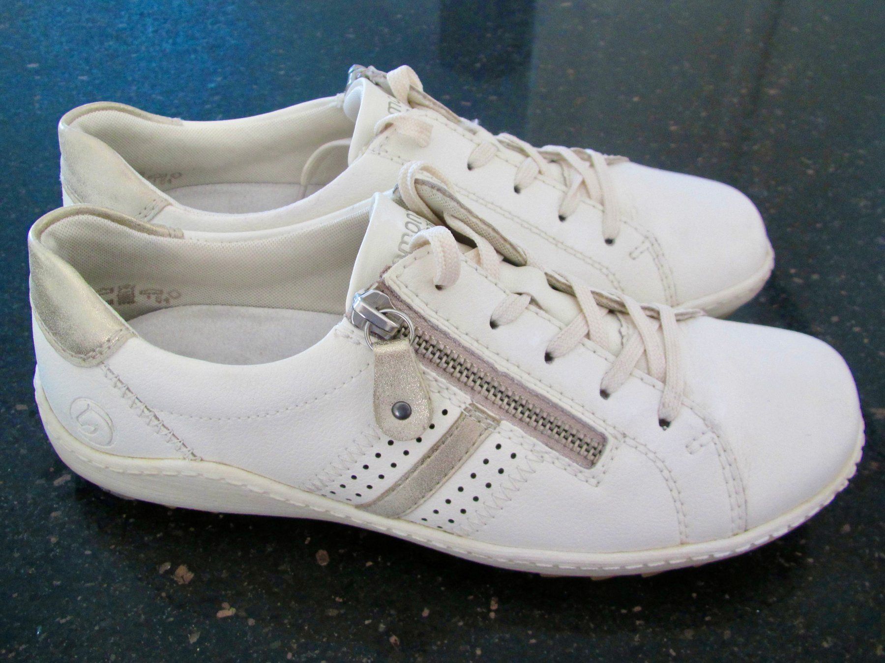 Scarpe da donna: SNEAKER REMONTE CUIR BLANC – Usato da Murten venduto da Selliot