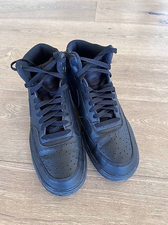 Scarpe da uomo: Neuwertige NIKE Sneakers – Usato da Murten venduto da vogu 1