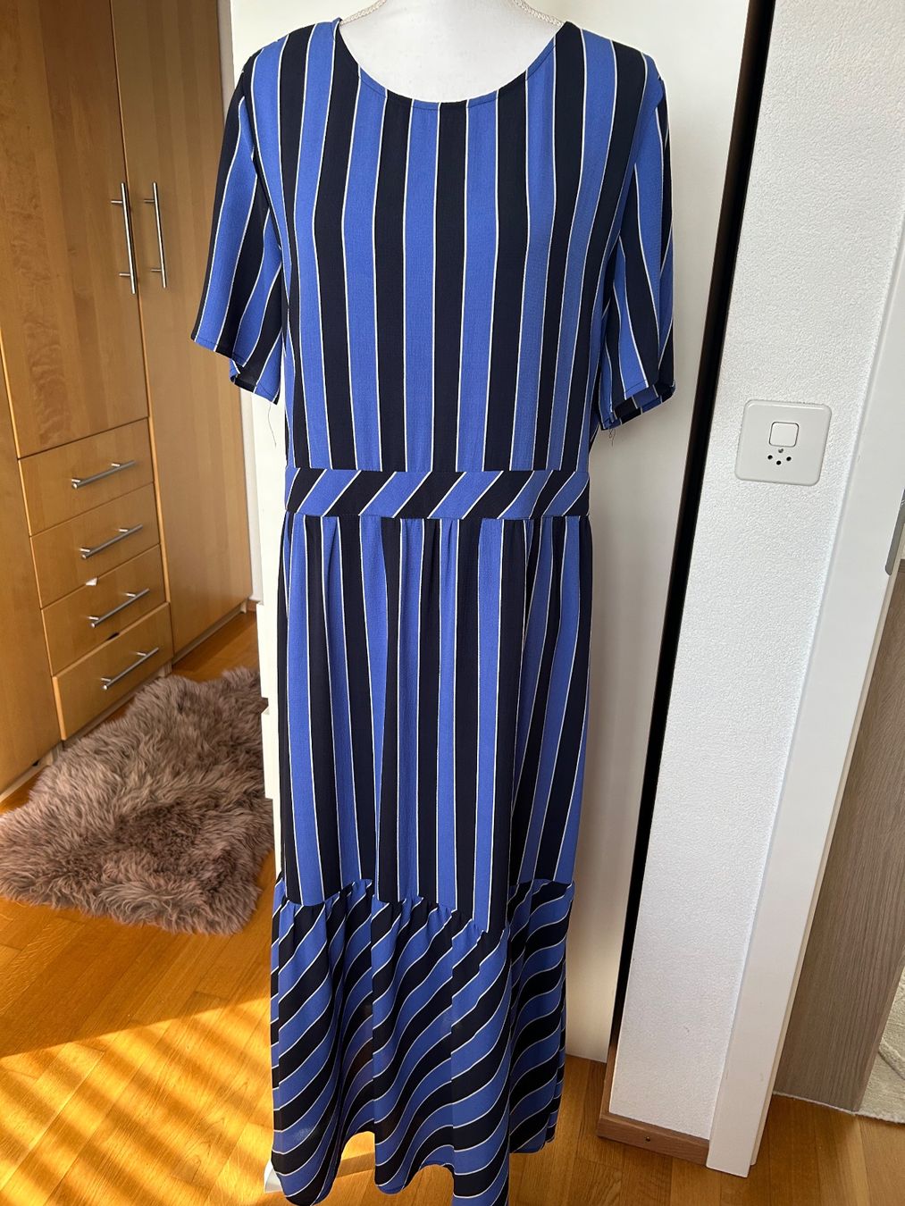 Kleider: Elegantes Kleid Gr 40 – Gebraucht aus Savigny von linda2402