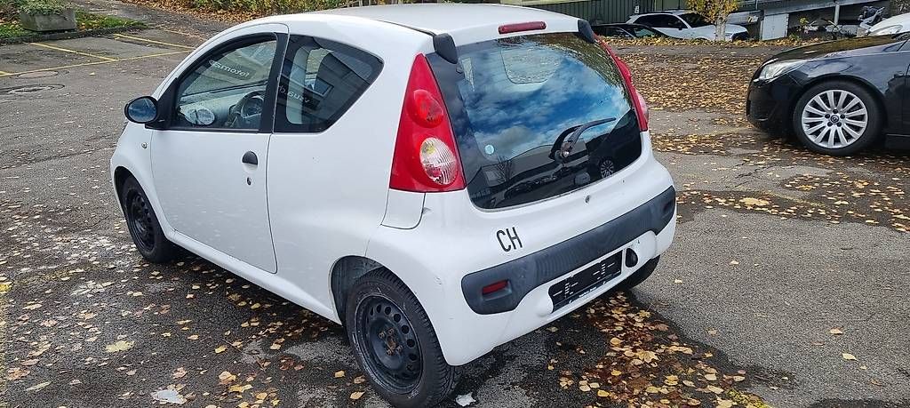 Automobili: PEUGEOT  107     MFK  5.  2026 – Usato da St. Gallen venduto da kratzki01 2