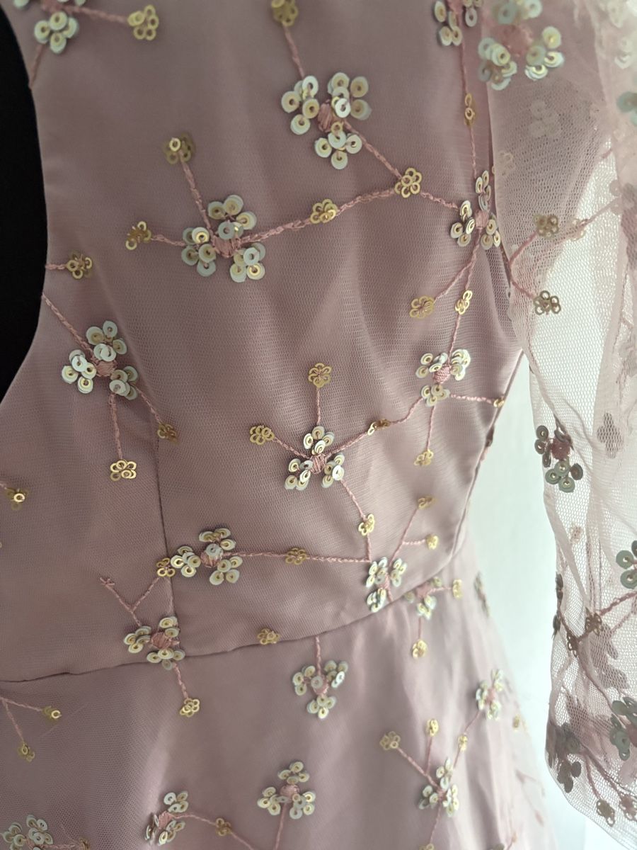 Robes: Kleid mit Blumenembroidery – Neuf (Voir description) à Bösingen par ash_jnn8 3