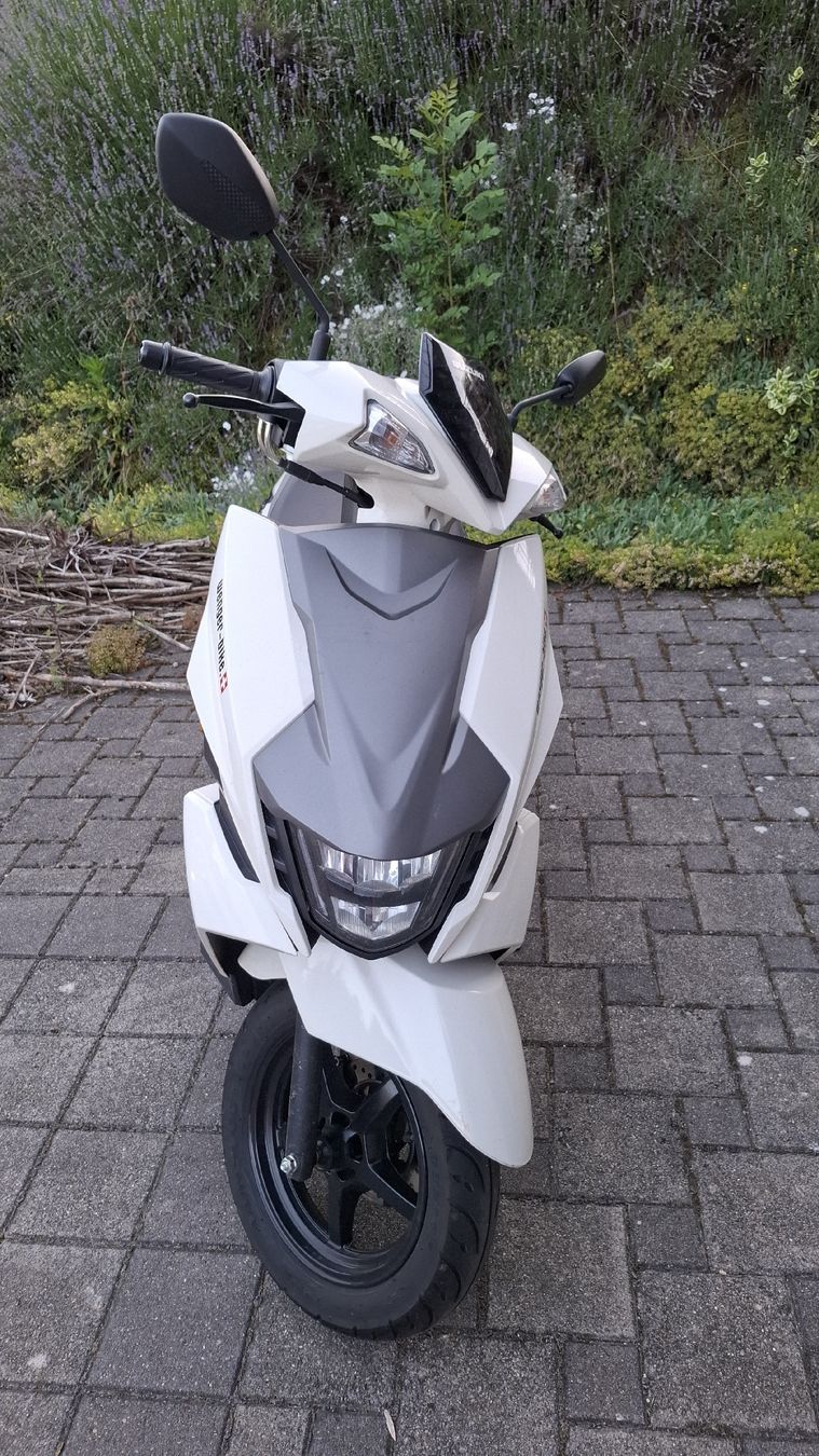 Suzuki Scooter: Roller Scooter Suzuki Avenis 125 – Usato da Brünisried venduto da san_74_bu 2