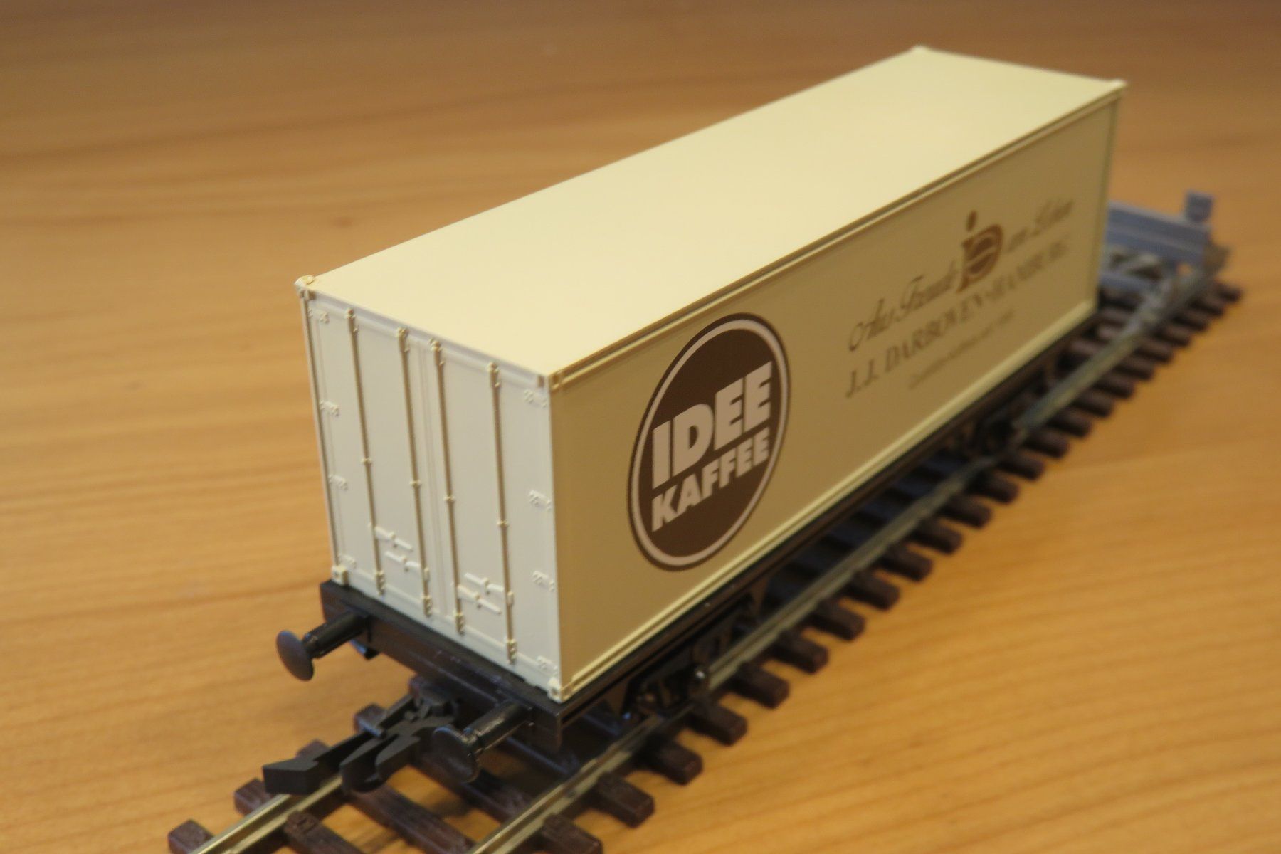 Roco Modellini di ferrovie: Roco Containerwagen «IDEE KAFFEE» – Nuovo (secondo la descrizione) da Wohlen b. Bern venduto da Bajassli 2