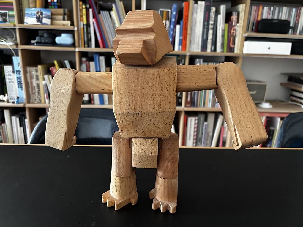 Giocattoli: Areaware - Wooden Creatures - Hanno der Gorilla – Usato da Zürich venduto da Mbi02