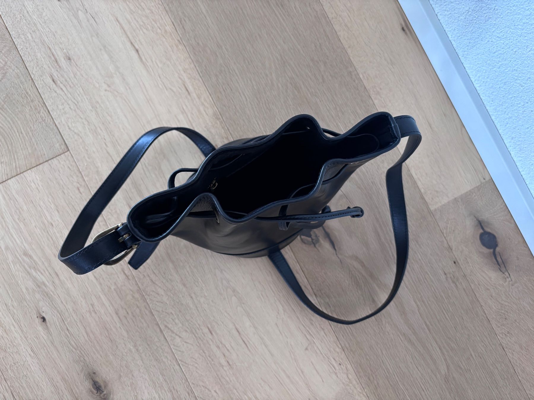Sezane Borse da donna: Sezane Farrow Bag Mini Black leather – Nuovo (secondo la descrizione) da Winznau venduto da Lauralavera1 3