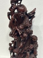 Holzskulptur, antike Figur, mit Kind und Kranich