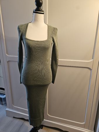 Zara Strickkleid, Grösse M, Khaki Grün, Figurbetont!