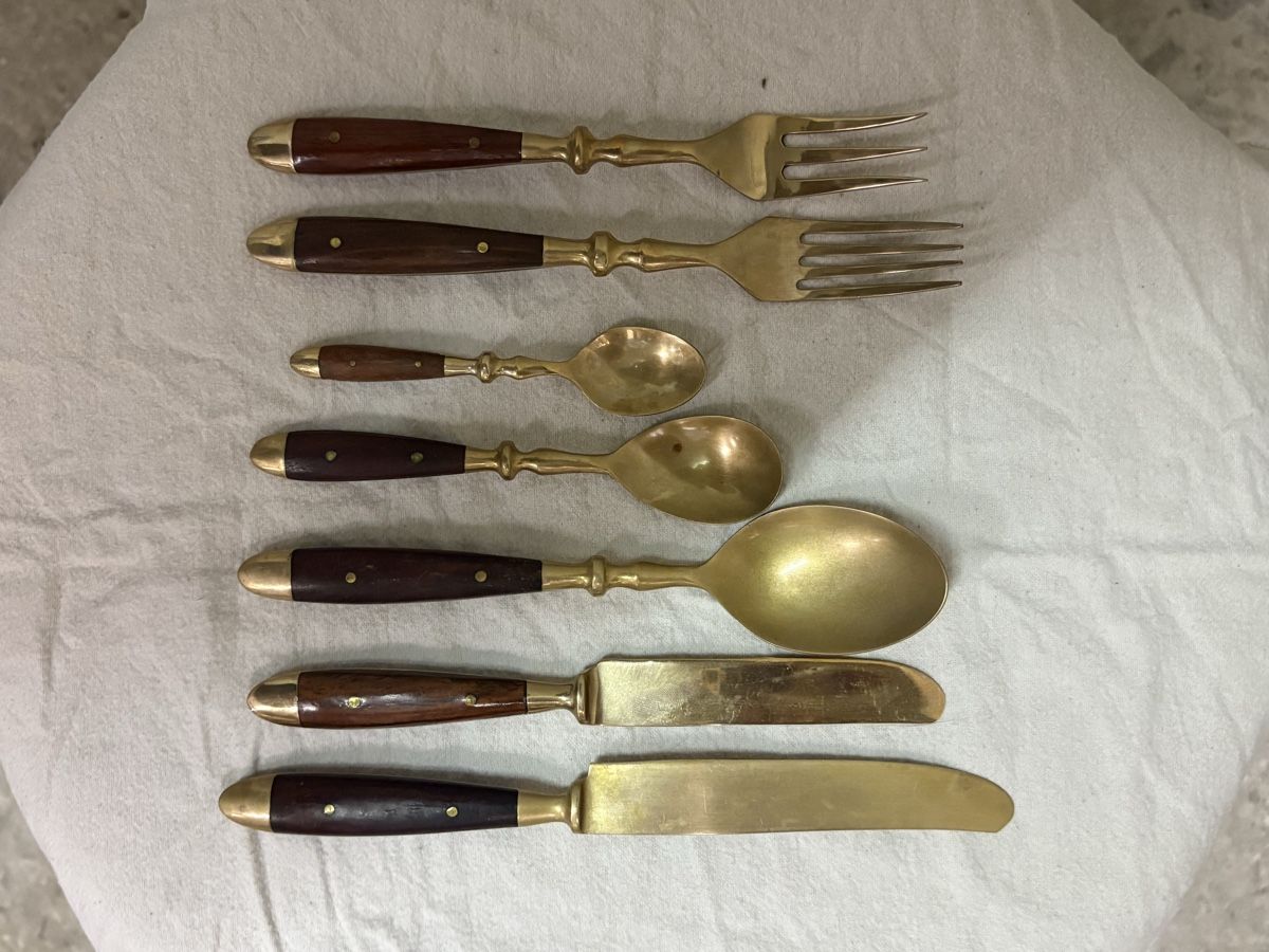 Set di posate: Besteck-Set in Koffer Messing und Holz – Usato da Bern venduto da Pet-zi 5