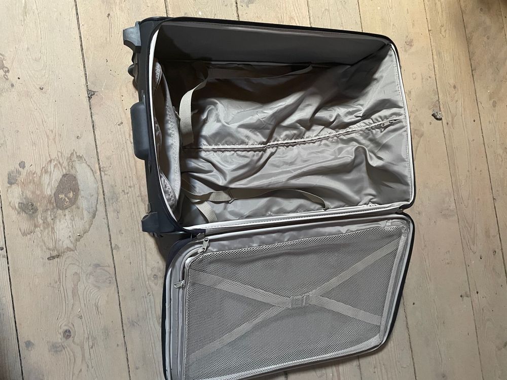 Valise Noire à Roulettes – Grande Capacité – Neuve (sans Emballage)