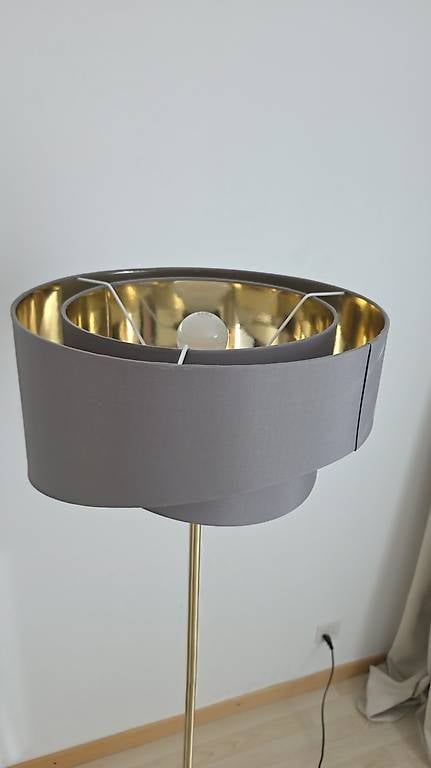Lampen: Stehlampe  – Gebraucht aus Wallisellen von alj_cr5c 1