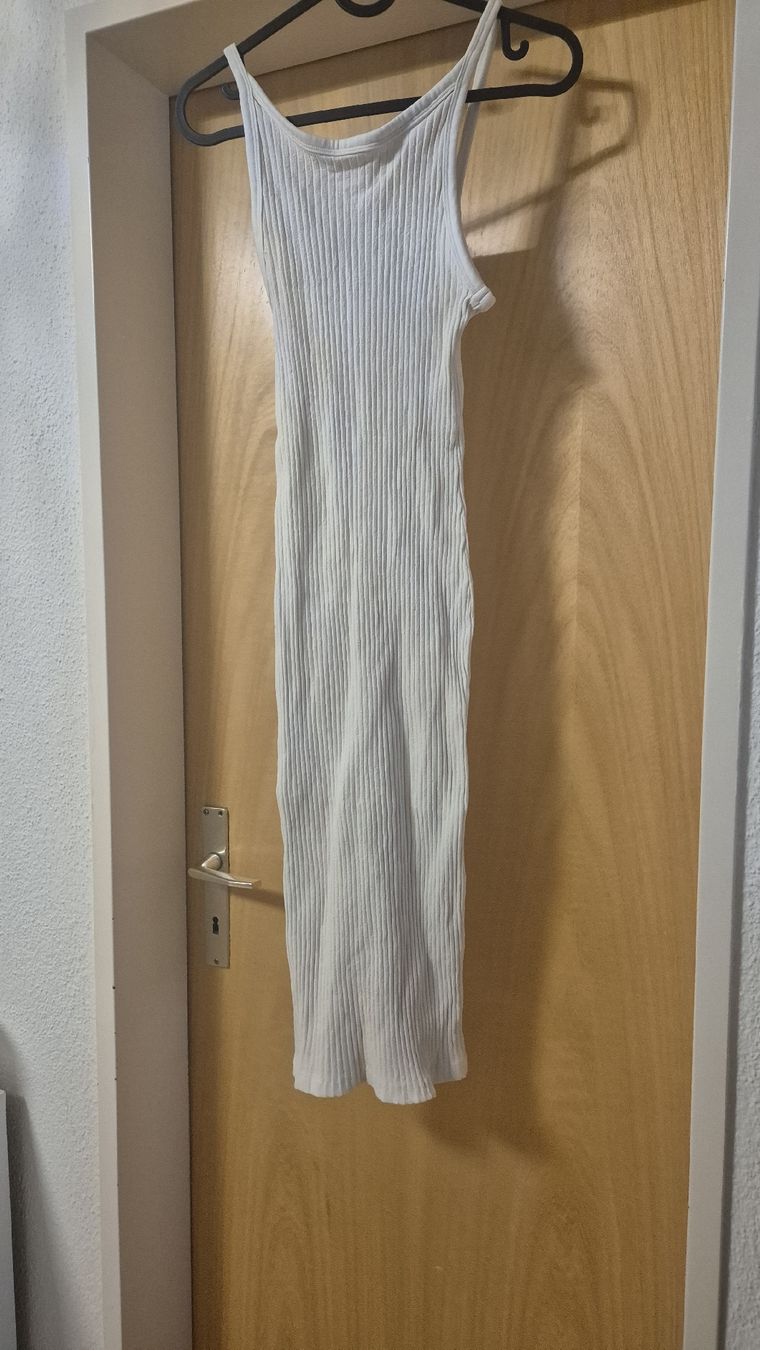 Zara Vestiti: ZARA geripptes weisses Kleid, Gr. S – Nuovo (secondo la descrizione) da Russikon venduto da pok_t7nq