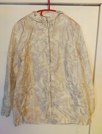 Leichte Jacke