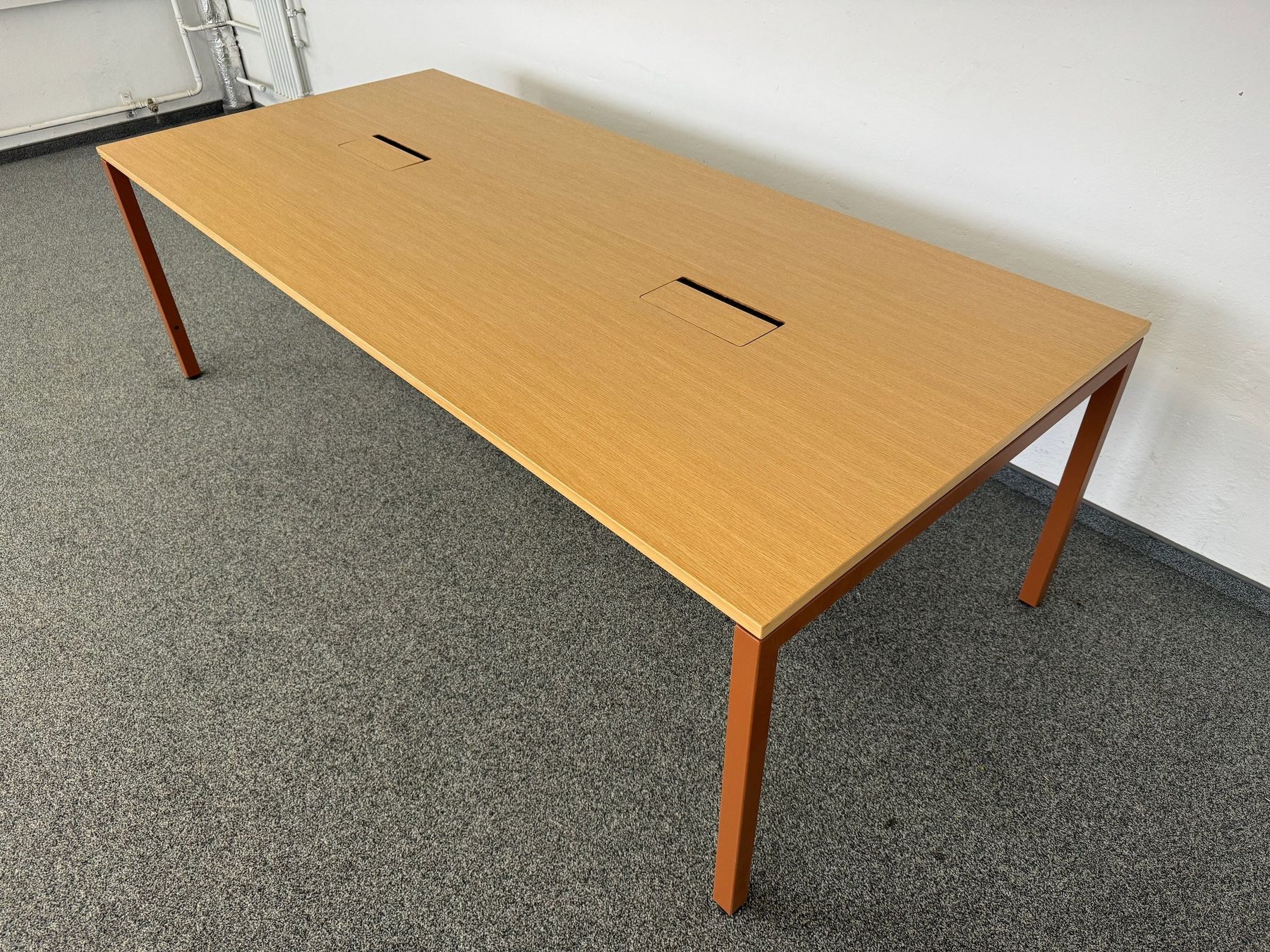 Lista Tavoli: Lista Office LO Motion Sitzungstisch 2200x1000 mm - Eiche – Usato da Schönenwerd venduto da mcofficeshop 3