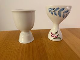 2 Vintage Eierbecher aus Keramik – Weiss & handbemalt Retro