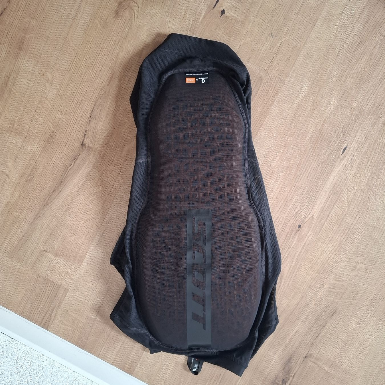 Schutz & Schoner: Scott Protektorweste schwarz Grösse L – Neu (gemäss Beschreibung) aus Gondiswil von car_fqt8 1