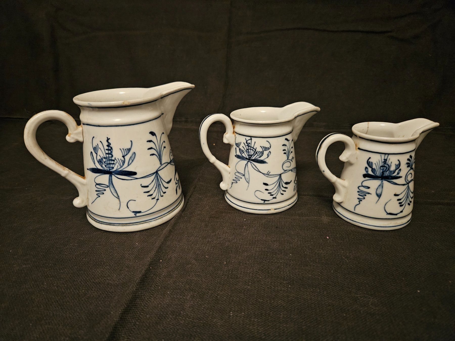 Set di piatti: Vintage Kännchen Set, blau-weiss – Usato da Basel venduto da Domjansk