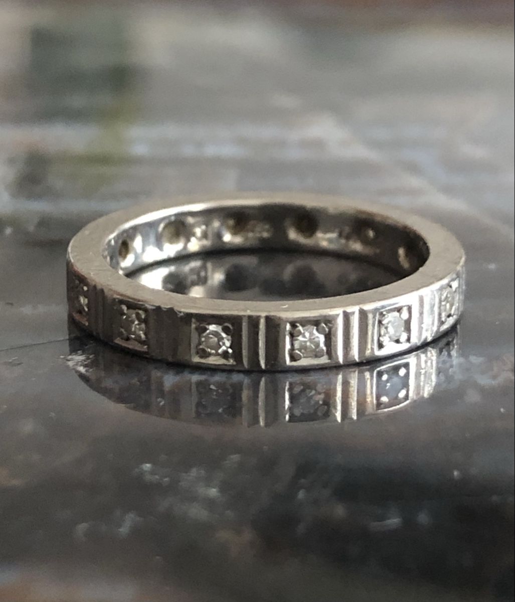 Anelli: Bague rivière or 750 et diamants – Usato da Zürich venduto da malia.