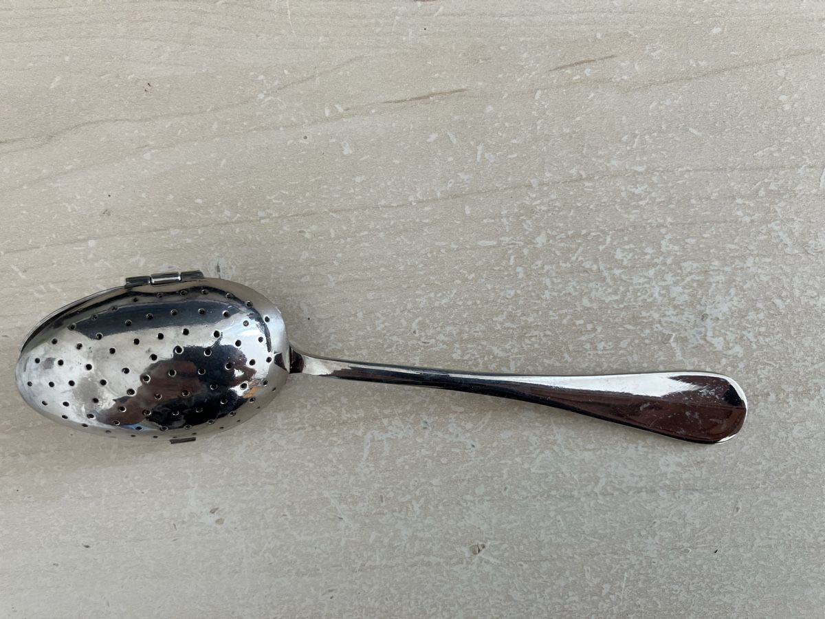 Cucchiai: Teesieb Löffel antik – Usato da Burgdorf venduto da blume016