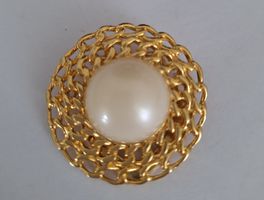 Klassische  Foular Brosche vergoldet