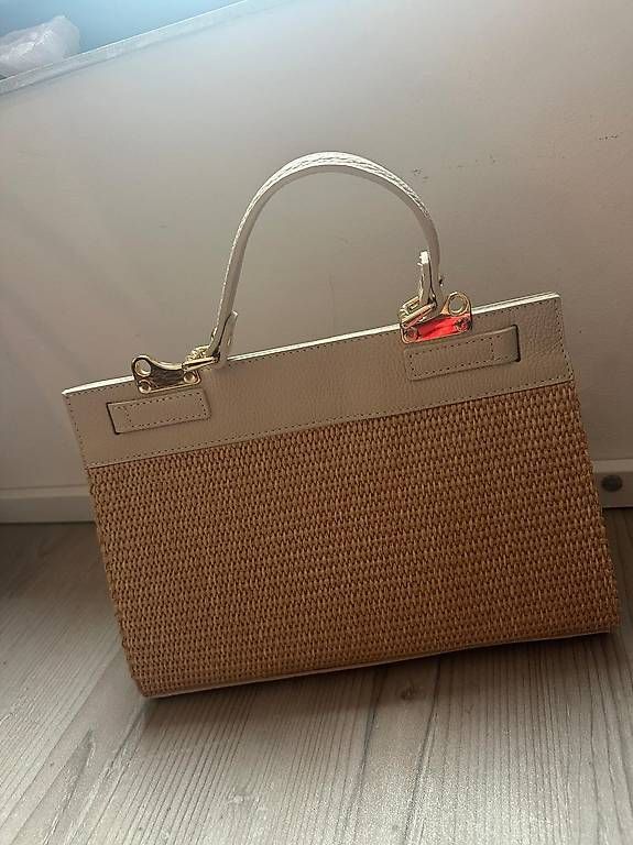 Taschen für Damen: Handtasche – Gebraucht aus Wauwil von est_r5td 2