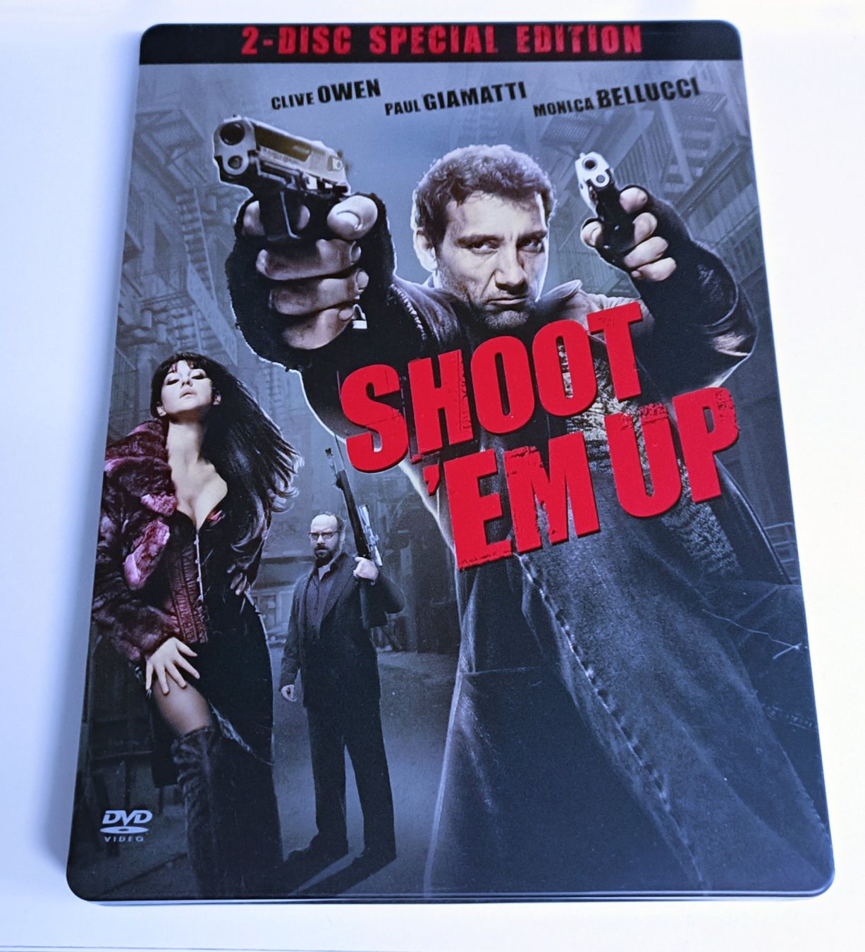 Tutti i DVDs: Shoot 'Em Up - 2-Disc Special Edition DVD Steelbook – Nuovo (secondo la descrizione) da Köniz venduto da Movieportal007