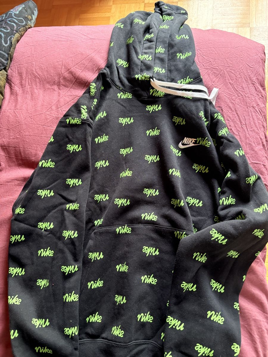 Nike Pulls & Sweat-shirts: Hoodie – D'occasion à Ardez par helena.erny 1