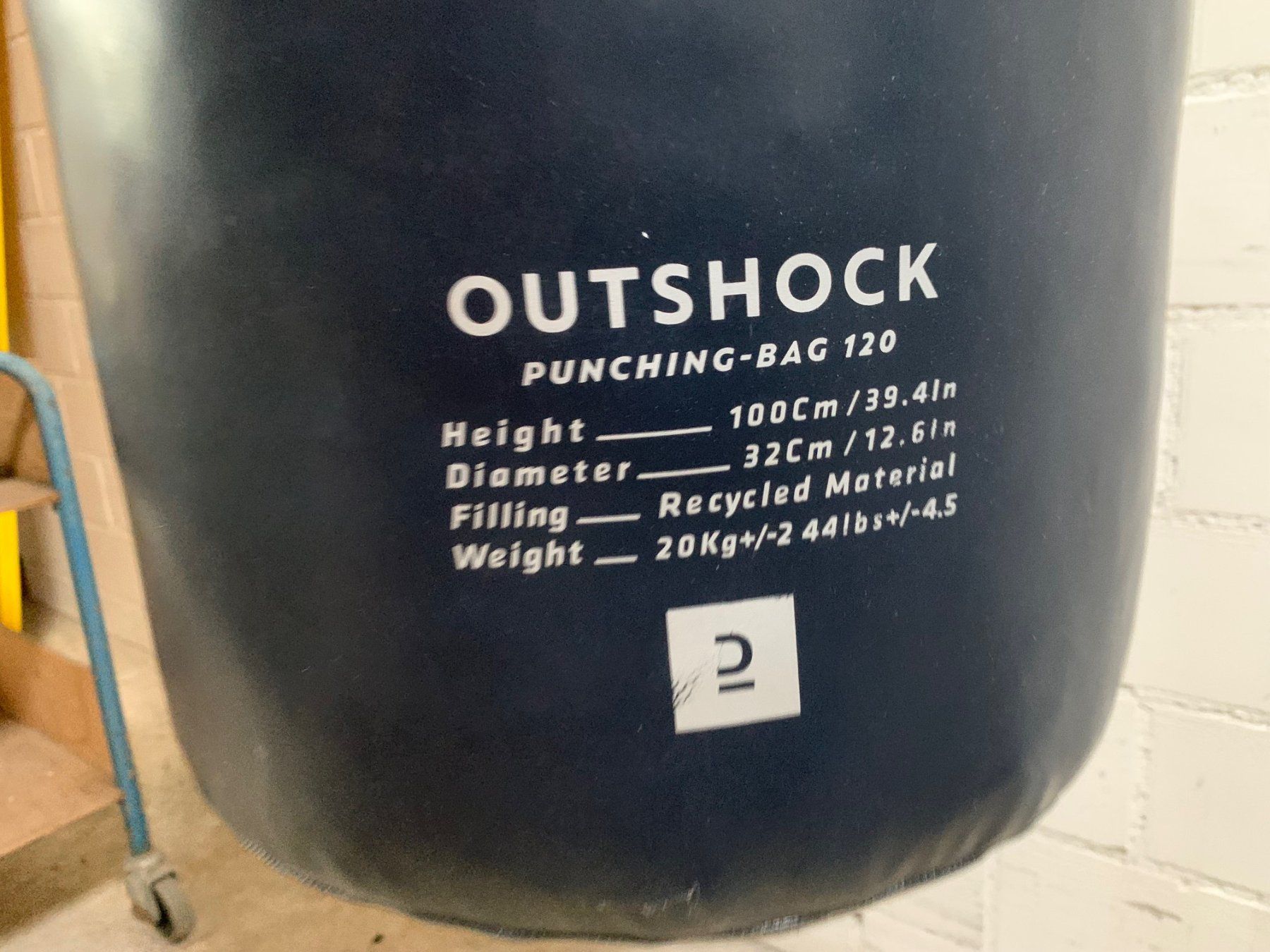 Decathlon Sacchi da boxe: Outshock Boxsack 100 cm, 20 Kilo mit Aufhängung – Usato da Wallisellen venduto da zappenduster 1
