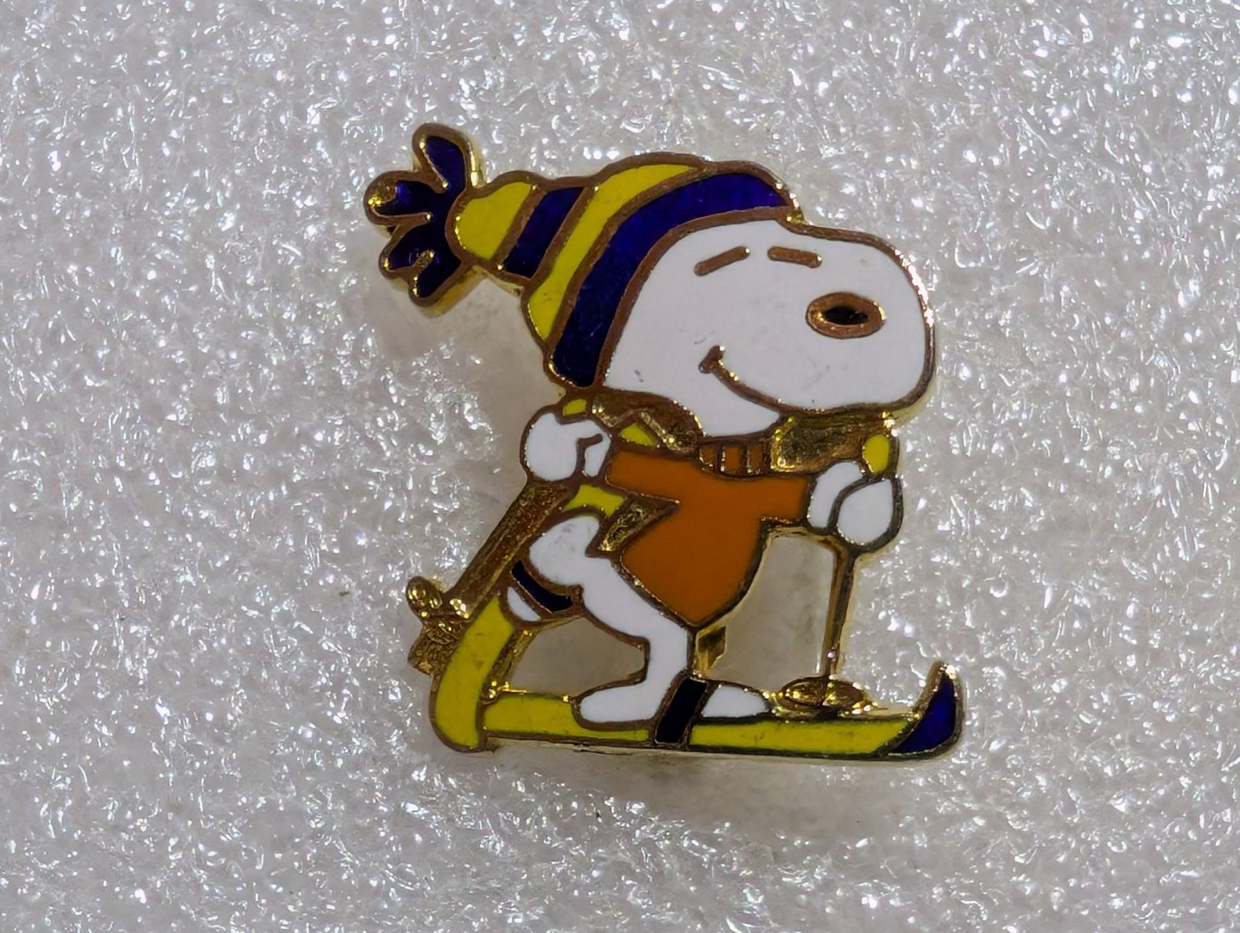 Placchette & Badge: Ansteckpin 281: Snoopy – Usato da Oppligen venduto da Pin-Fall-Shop