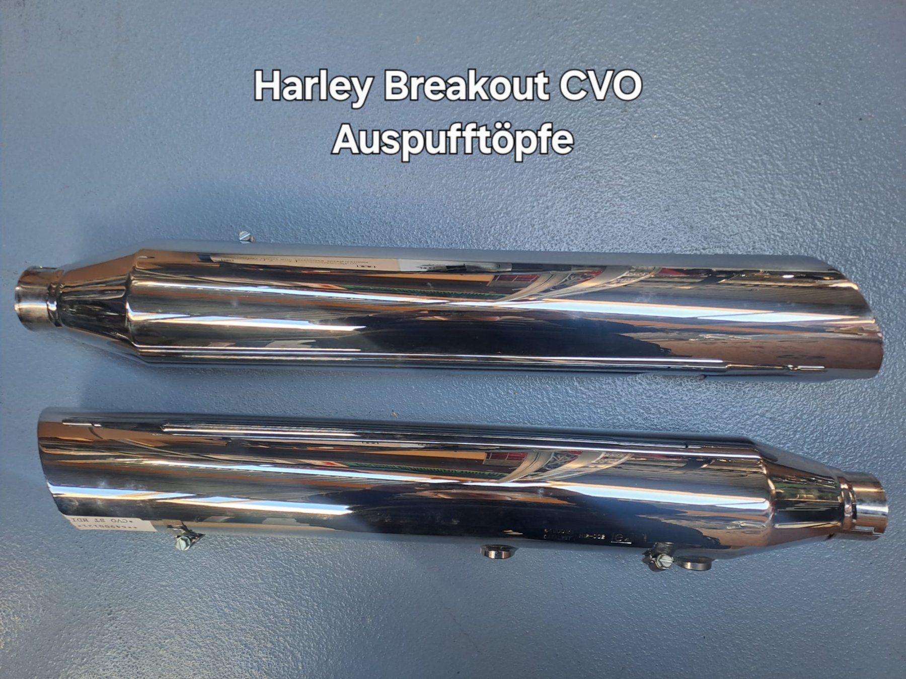 Harley-Davidson Tutti i ricambio per moto: Harley Davidson Breakout CVO Auspufftöpfe ORIGINAL – Usato da Alpnach Dorf venduto da Biker-Lady
