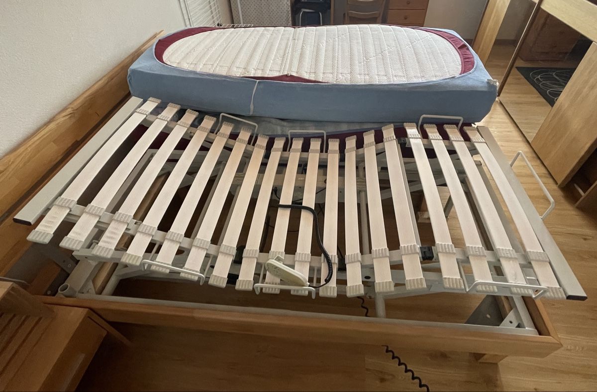 Letti: Pflegebett 90x200cm – Usato da Wil SG venduto da lui_sg